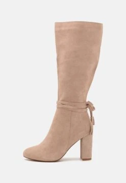 Anna Field -Anna Field 4a4006a149d14e1187a853948aef12c6